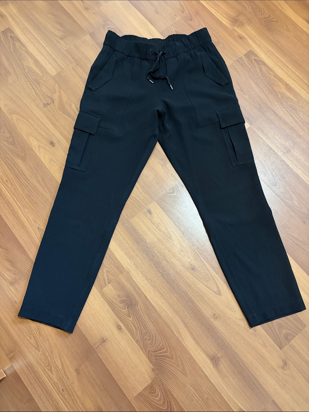 Lululemon Keep Moving High-Rise Cargo Pants Black Size 6 Straight Leg Travel - Picture 4 of 9